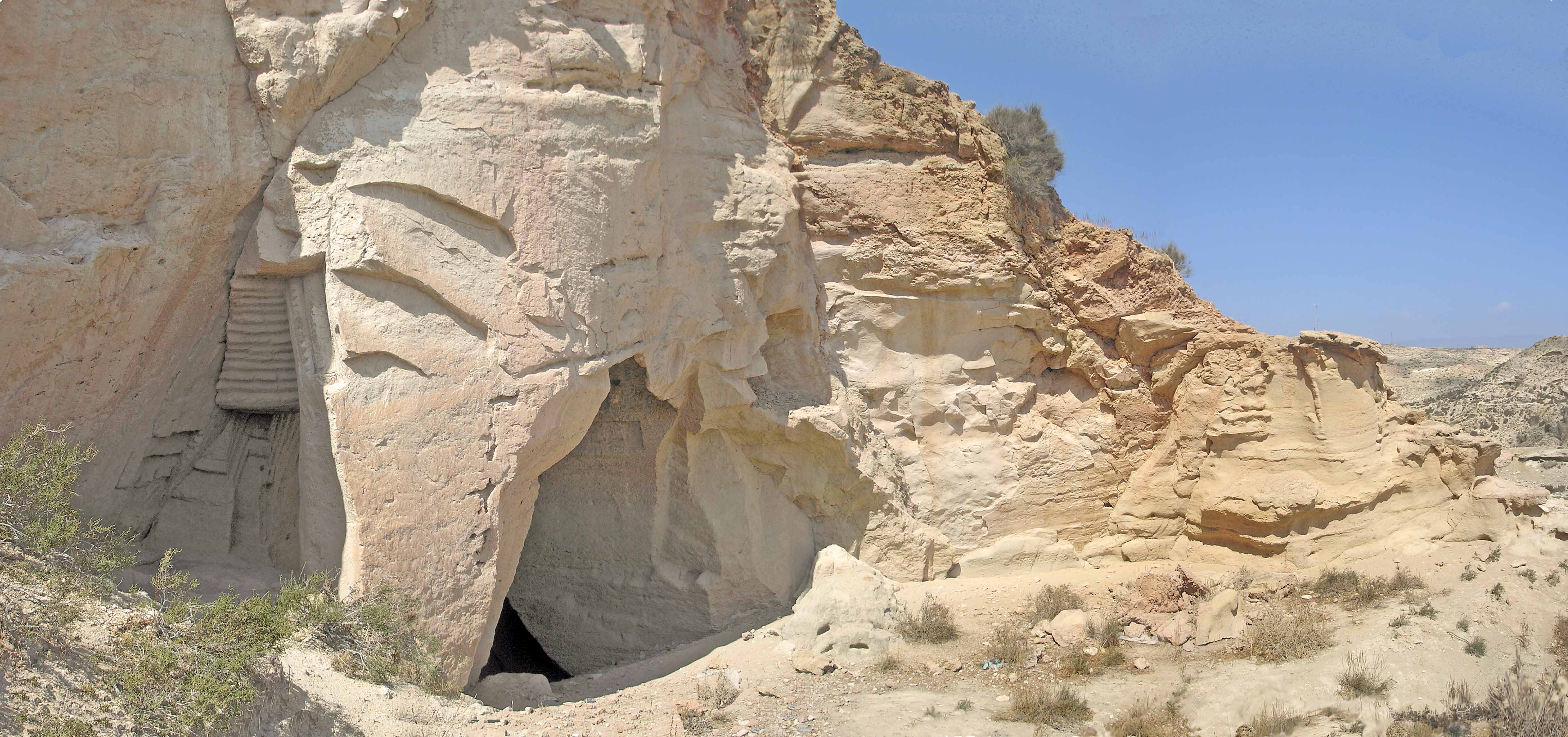 Entrada a la cantera más conocida, denominada como Cueva del Tesoro